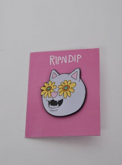 Rip n Dip Flower belly pin Multi