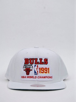 Mitchell and Ness Bulls 91 champs snapback White