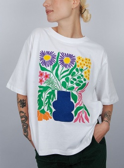 Dedicated Cottage flowers Vadstena tee White