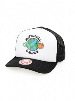 Mitchell and Ness Around the world trucker Black white
